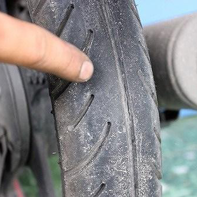 [BẬT MÍ] 3 cách nhận biết lốp xe máy mòn chuẩn như thợ